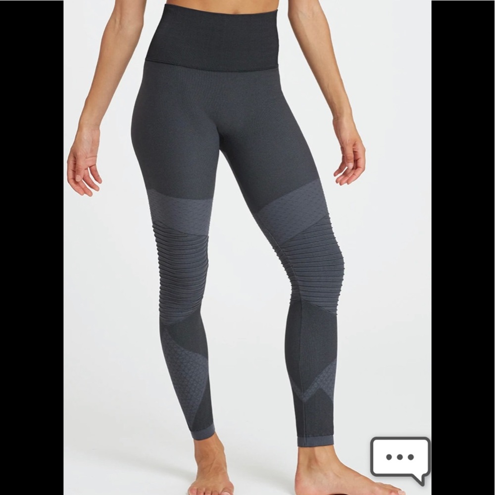 NWT- SPANX Look at Me Now Seamless Moto Leggings